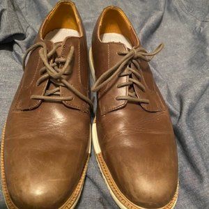 Cole Haan Size 10.5 mens Brown Leather lace up with white rubber soles